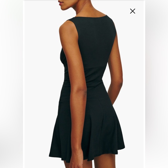 Mayve Sleeveless Knit Skater Minidress
Reformation NEW - Picture 4 of 9